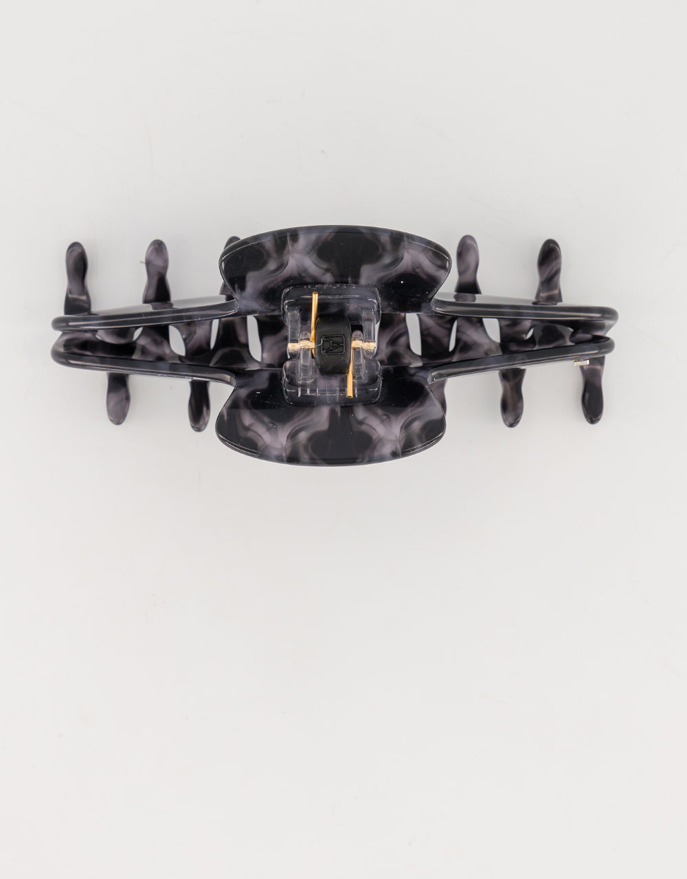 Majeste large hair clip