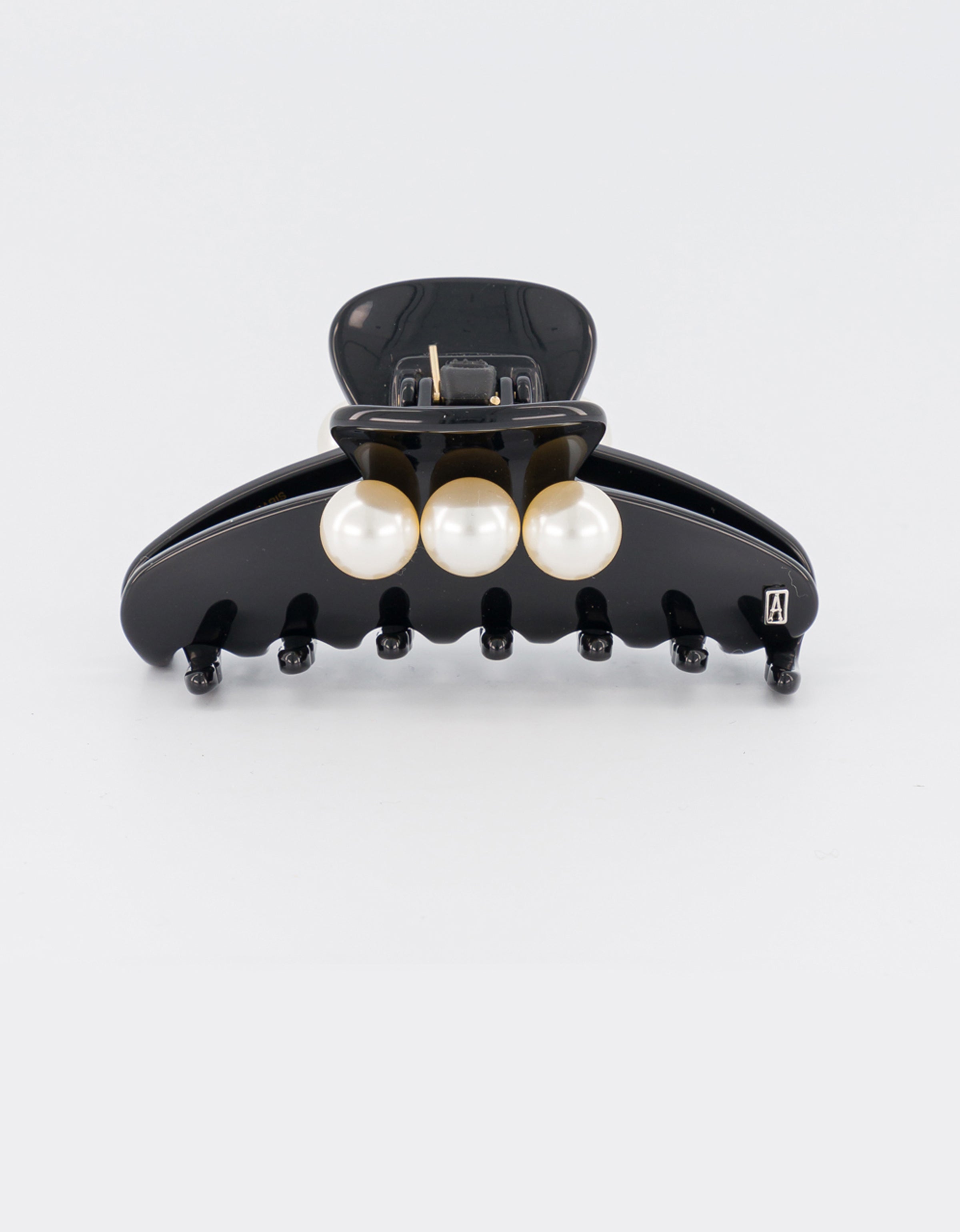 Pearl Claw Clip