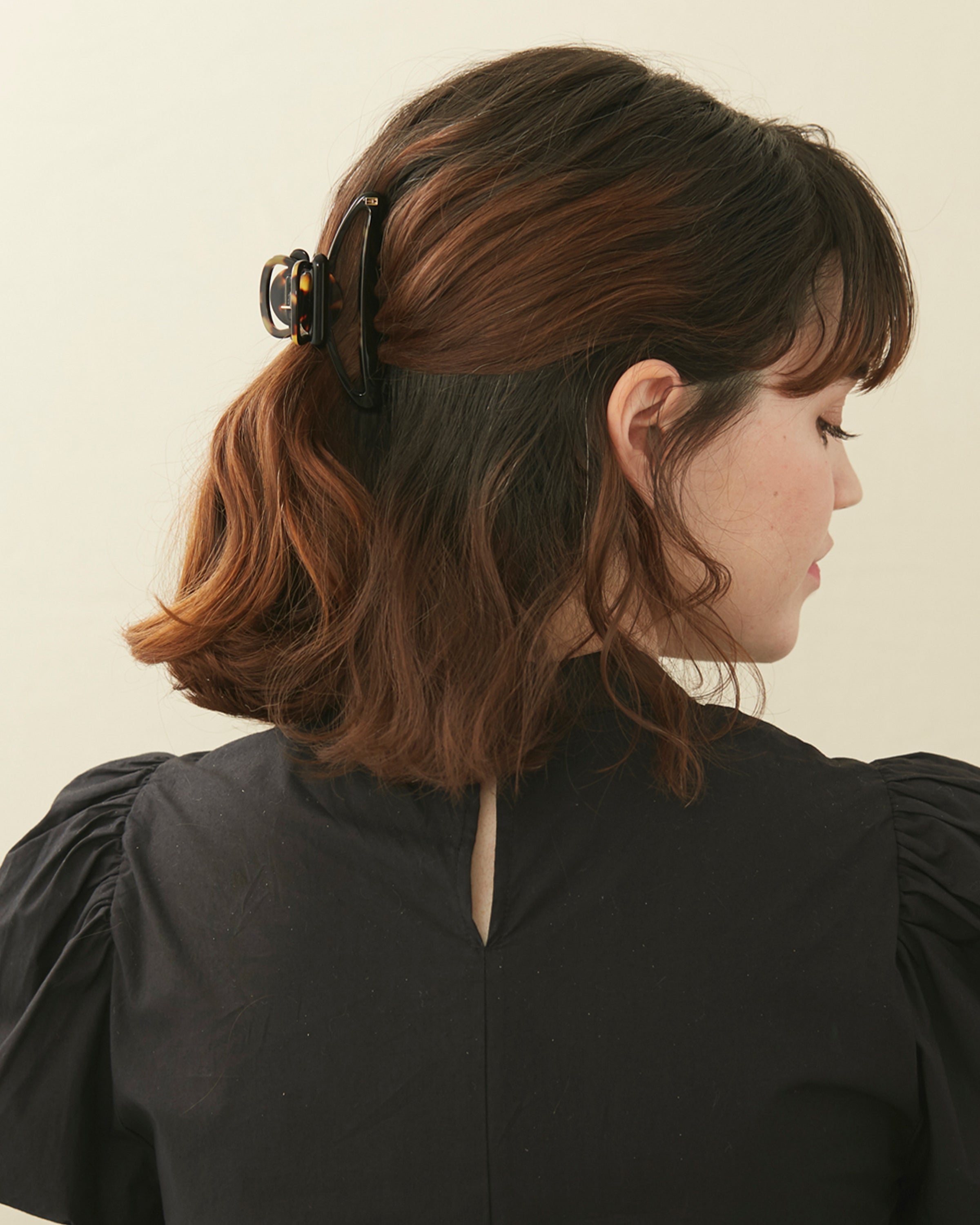 Molitor tortoiseshell black hair clip