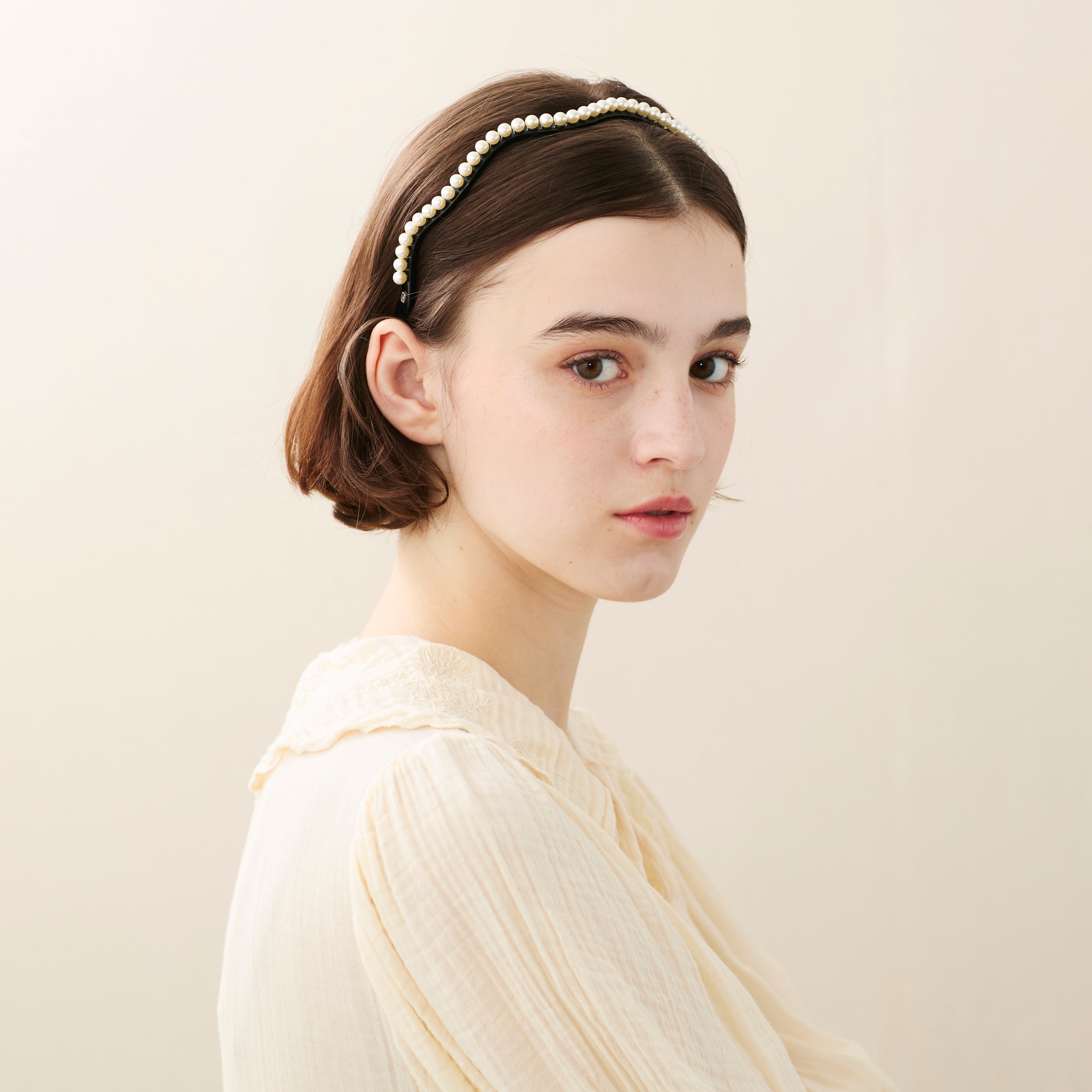 Les Perles acetate and pearls headband