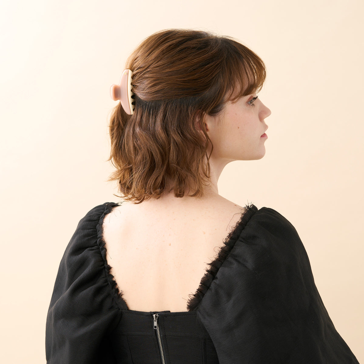 Vendome Medium Hair Claw Clip