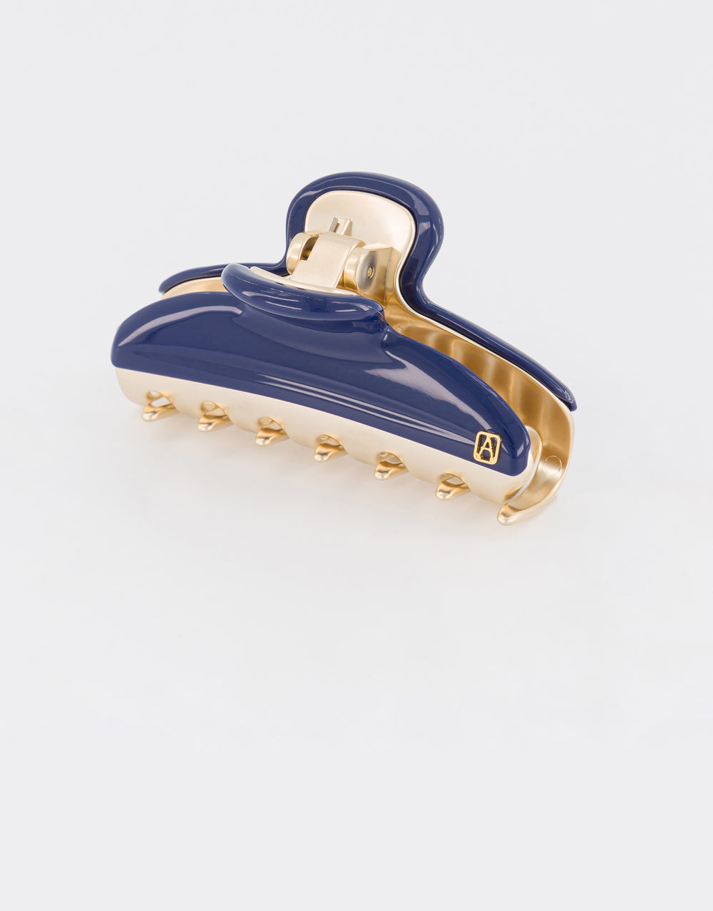 Vendome Medium Hair Claw Clip