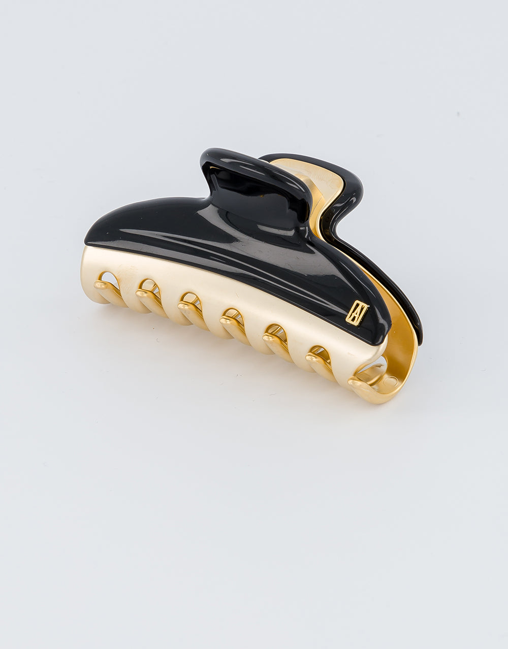 Medium Vendome Hair Claw Clip